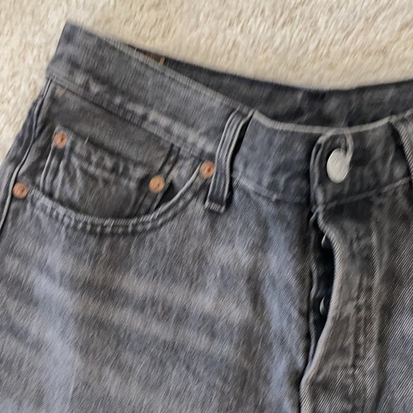 Levi 501 jean shorts distressed black - Picture 4 of 6